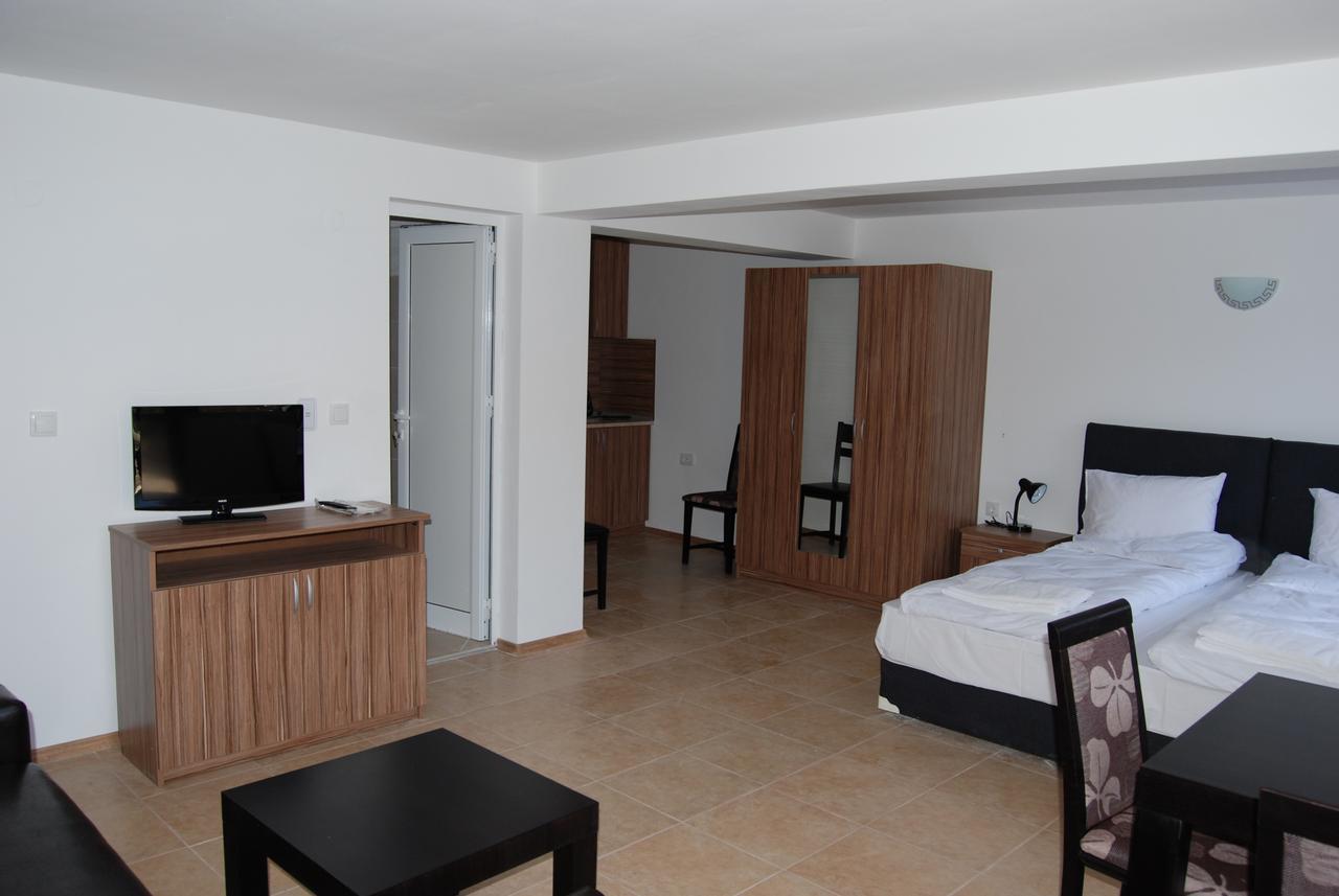 Vidima Apartment Hotel Aprilți Cameră foto