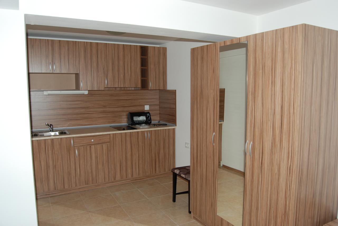 Vidima Apartment Hotel Aprilți Cameră foto